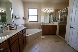8821 W 34th Ct, Hialeah, FL 33018 - Photo 14