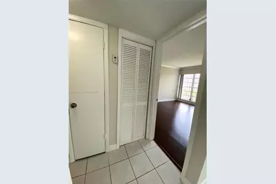 9280 Fontainebleau Bl #103, Miami, FL 33172 - Photo 6