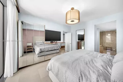 88 SW 7th St #1212, Miami, FL 33130 - Photo 18