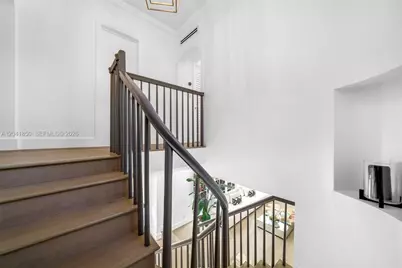 939 W 47th Ct, Miami Beach, FL 33140 - Photo 18
