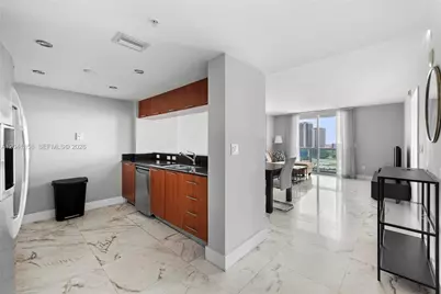 1800 N Bayshore Dr #1806, Miami, FL 33132 - Photo 6