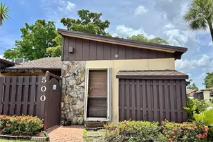 500 Briarwood Cir, Hollywood, FL 33024 - Photo 2