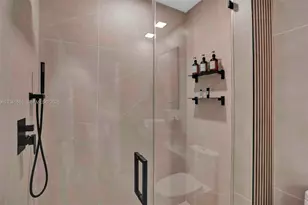 950 Brickell Bay Dr, Miami, FL 33131 - Photo 34