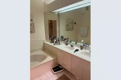 10136 Lombardy Dr, Tamarac, FL 33321 - Photo 8