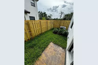 285 SW 159th Ln #0, Pembroke Pines, FL 33027 - Photo 8
