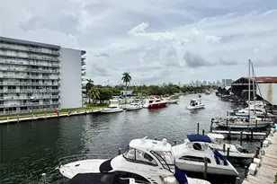 2475 NW 16th St Rd, Miami, FL 33125 - Photo 16