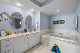 1331 Brickell Bay Dr, Miami, FL 33131 - Photo 22