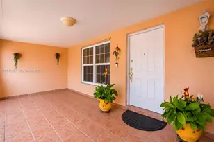 19240 NW 60th Ct, Hialeah, FL 33015 - Photo 4