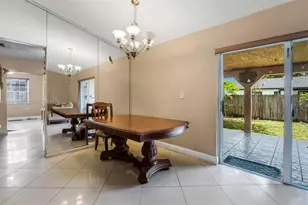 19240 NW 60th Ct, Hialeah, FL 33015 - Photo 12