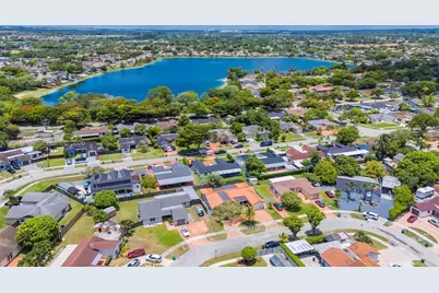 19240 NW 60th Ct, Hialeah, FL 33015 - Photo 48