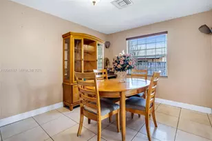 19240 NW 60th Ct, Hialeah, FL 33015 - Photo 20