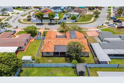 19240 NW 60th Ct, Hialeah, FL 33015 - Photo 50