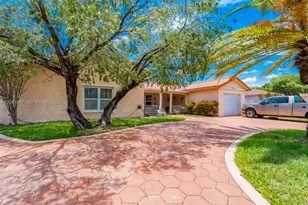 19240 NW 60th Ct, Hialeah, FL 33015 - Photo 52