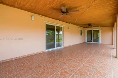19240 NW 60th Ct, Hialeah, FL 33015 - Photo 36