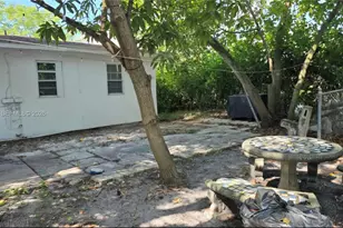 241 NW 32nd St, Miami, FL 33127 - Photo 46