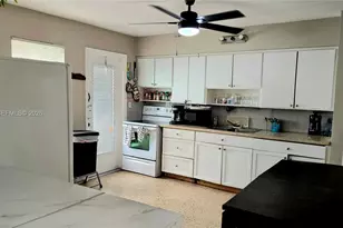 241 NW 32nd St, Miami, FL 33127 - Photo 24