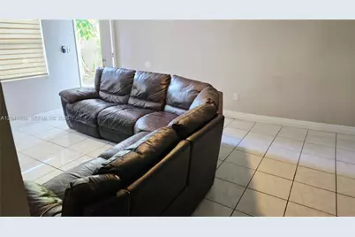 241 NW 32nd St, Miami, FL 33127 - Photo 36