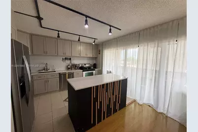 17000 NW 67th Ave #402, Hialeah, FL 33015 - Photo 8