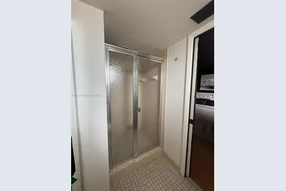 17000 NW 67th Ave #402, Hialeah, FL 33015 - Photo 18