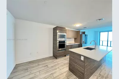 460 NE 28th St #1402, Miami, FL 33137 - Photo 2