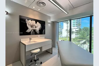 460 NE 28th St #1402, Miami, FL 33137 - Photo 26
