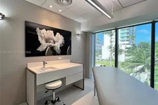 460 NE 28th St, Miami, FL 33137 - Photo 26