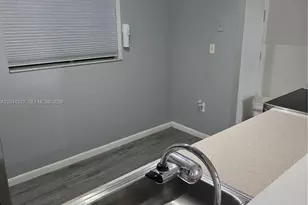 8065 SW 107th Ave, Miami, FL 33173 - Photo 4