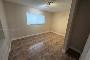 1075 NE Miami Gardens Dr, Miami, FL 33179 - Photo 10