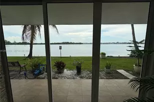 1075 NE Miami Gardens Dr, Miami, FL 33179 - Photo 16