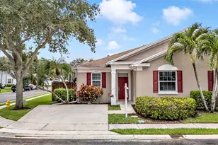 5823 Plum Harbor Cir, Tamarac, FL 33321 - Photo 2