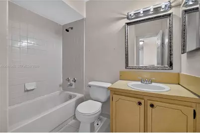 7055 W 3rd Ct, Hialeah, FL 33014 - Photo 24