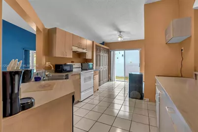 220 NW 207th Way, Pembroke Pines, FL 33029 - Photo 8