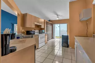 220 NW 207th Way, Pembroke Pines, FL 33029 - Photo 8