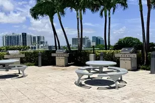 601 NE 36th St, Miami, FL 33137 - Photo 32