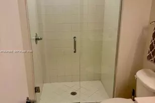 601 NE 36th St, Miami, FL 33137 - Photo 22