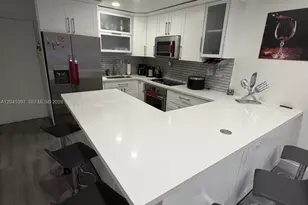 9520 SW 8th St, Miami, FL 33174 - Photo 10