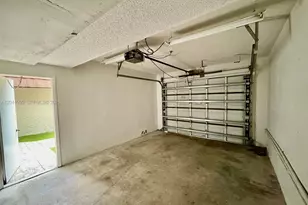 11894 SW 12th Pl, Davie, FL 33325 - Photo 40
