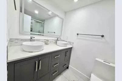 500 Bayview Dr #232, Sunny Isles Beach, FL 33160 - Photo 8