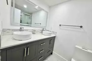 500 Bayview Dr, Sunny Isles Beach, FL 33160 - Photo 8