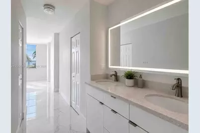 500 Bayview Dr #232, Sunny Isles Beach, FL 33160 - Photo 2