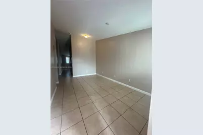 1656 SE 29th Ct #201, Homestead, FL 33035 - Photo 8