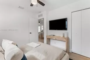 6161 NE 7th Ave, Oakland Park, FL 33334 - Photo 14