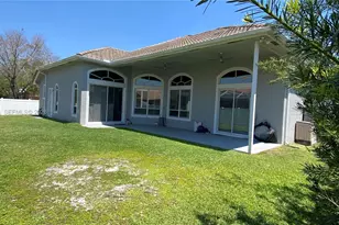 2172 NW 139th Terrace, Pembroke Pines, FL 33028 - Photo 8