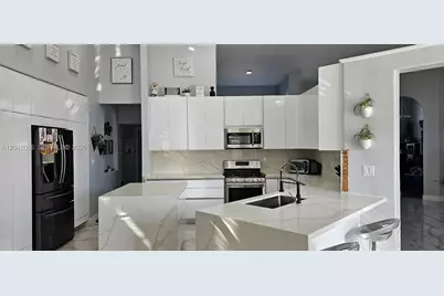 2172 NW 139th Ter, Pembroke Pines, FL 33028 - Photo 2
