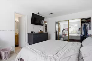 10327 NW 9th St Cir, Miami, FL 33172 - Photo 14