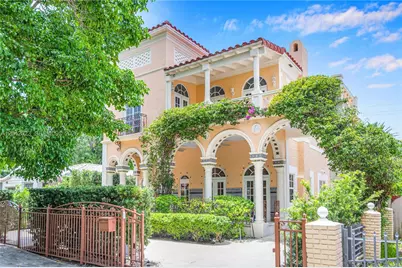 30 NE 44th St, Miami, FL 33137 - Photo 2