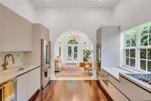 30 NE 44th St, Miami, FL 33137 - Photo 26