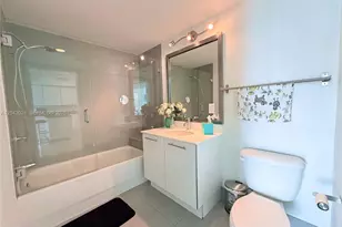 92 SW 3rd St, Miami, FL 33130 - Photo 36