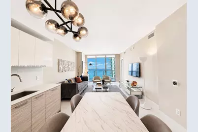 1300 Brickell Bay Dr #2307, Miami, FL 33131 - Photo 6