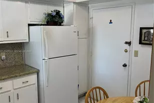 1351 NE Miami Gardens Dr, Miami, FL 33179 - Photo 2